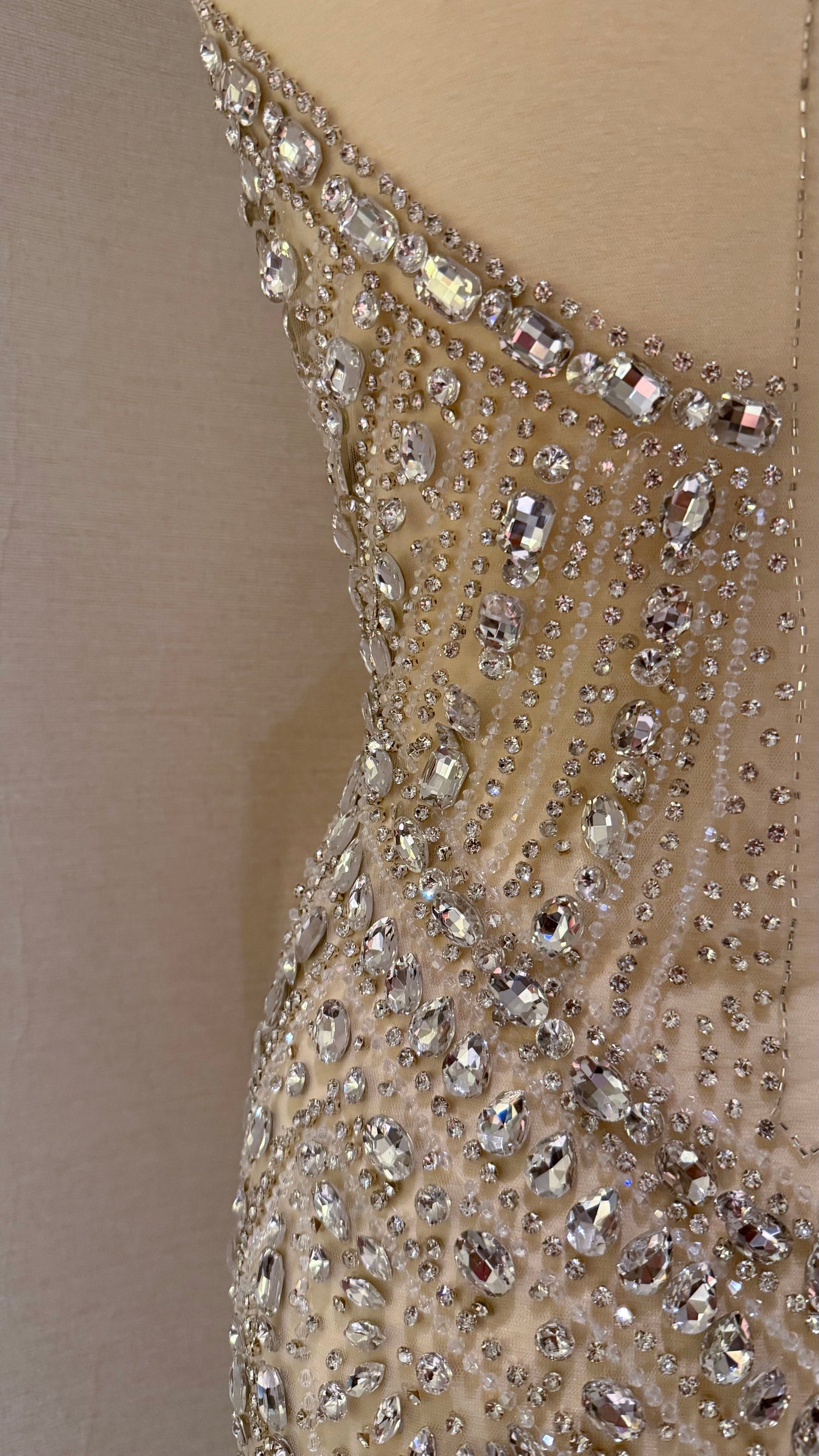 Auvrienne Luxury Dress – Elegant, Unstitched, and Made to Impress - TumaCouture