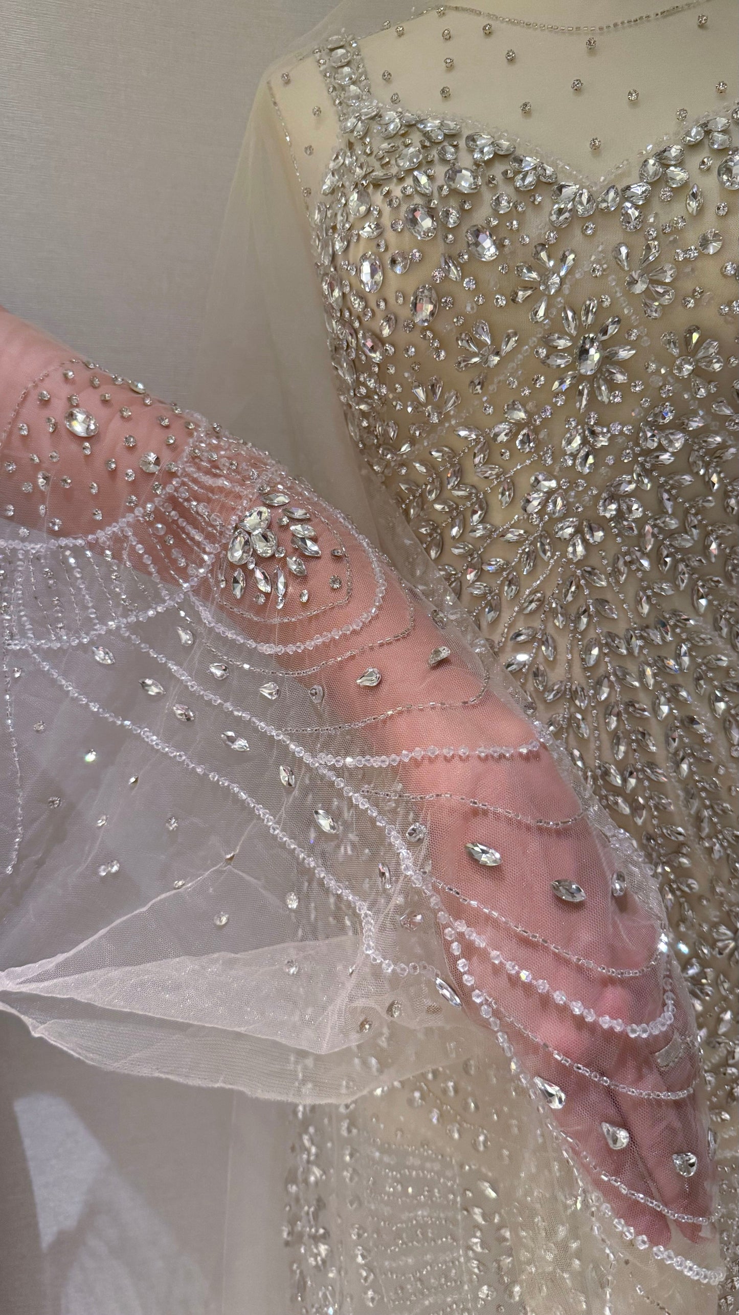 Vaelisse Elegant Unstitched Dress – Your Luxury Choice - TumaCouture
