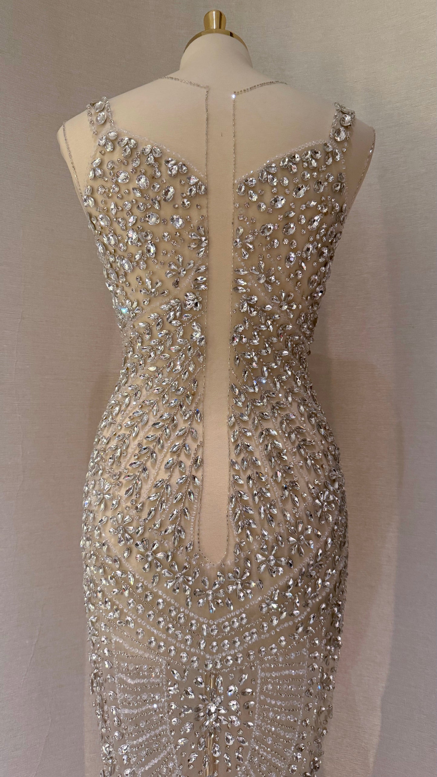 Vaelisse Elegant Unstitched Dress – Your Luxury Choice - TumaCouture