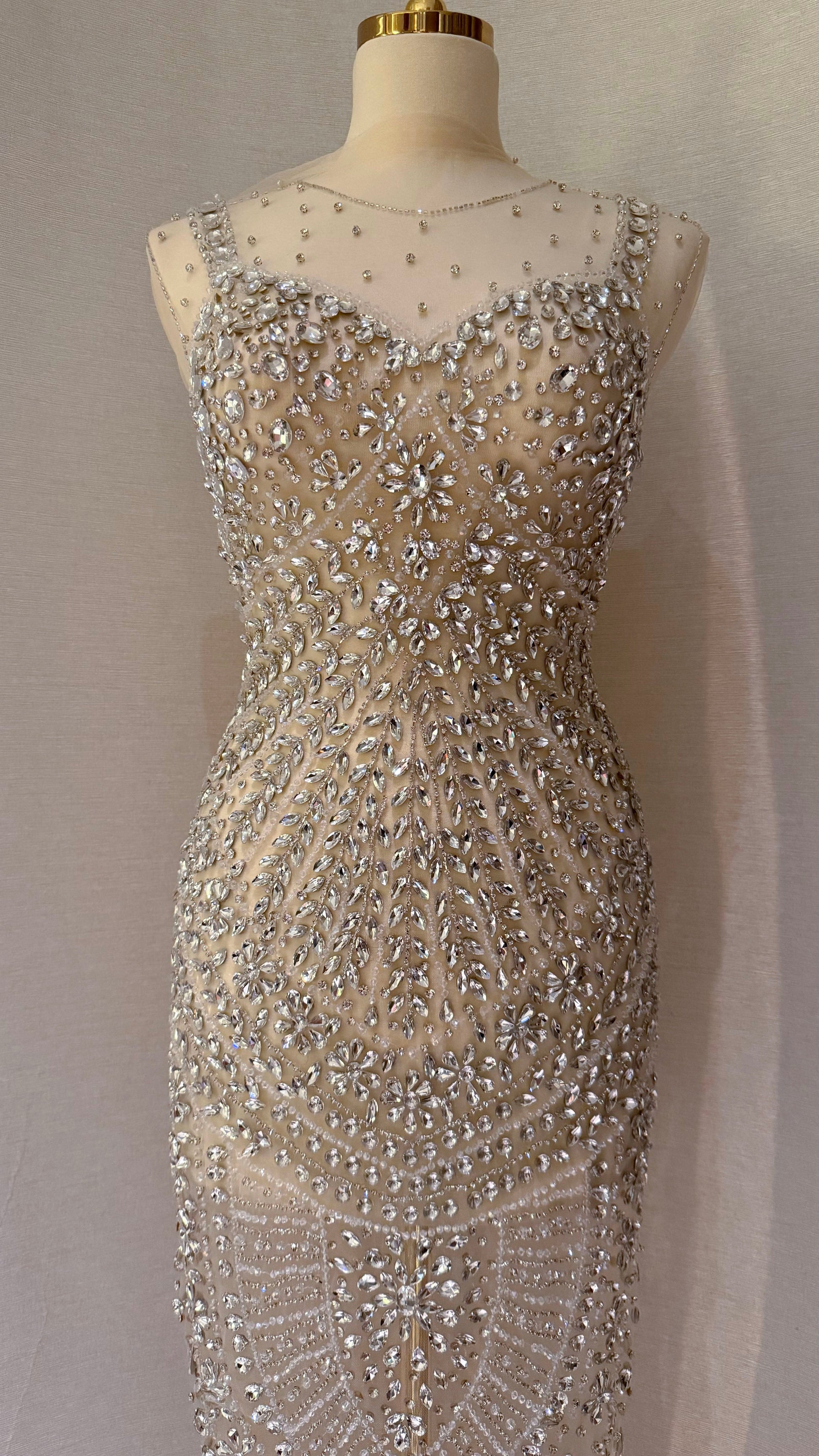 Vaelisse Elegant Unstitched Dress – Your Luxury Choice - TumaCouture