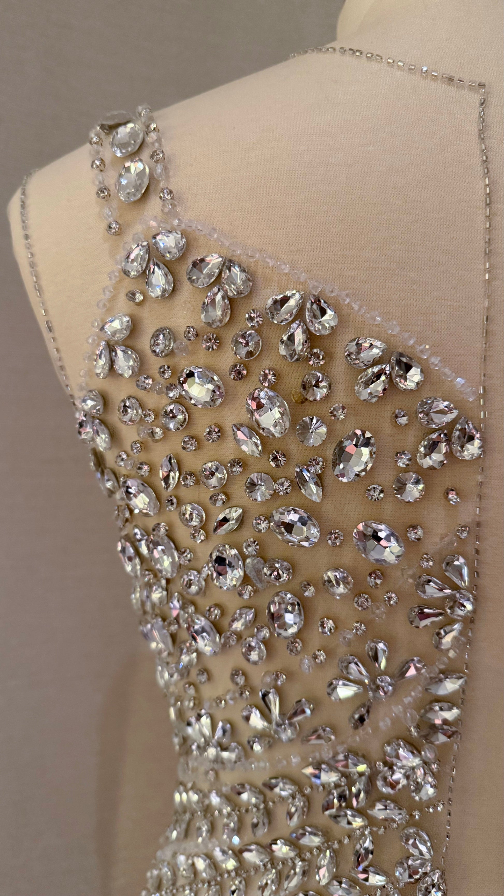 Vaelisse Elegant Unstitched Dress – Your Luxury Choice - TumaCouture