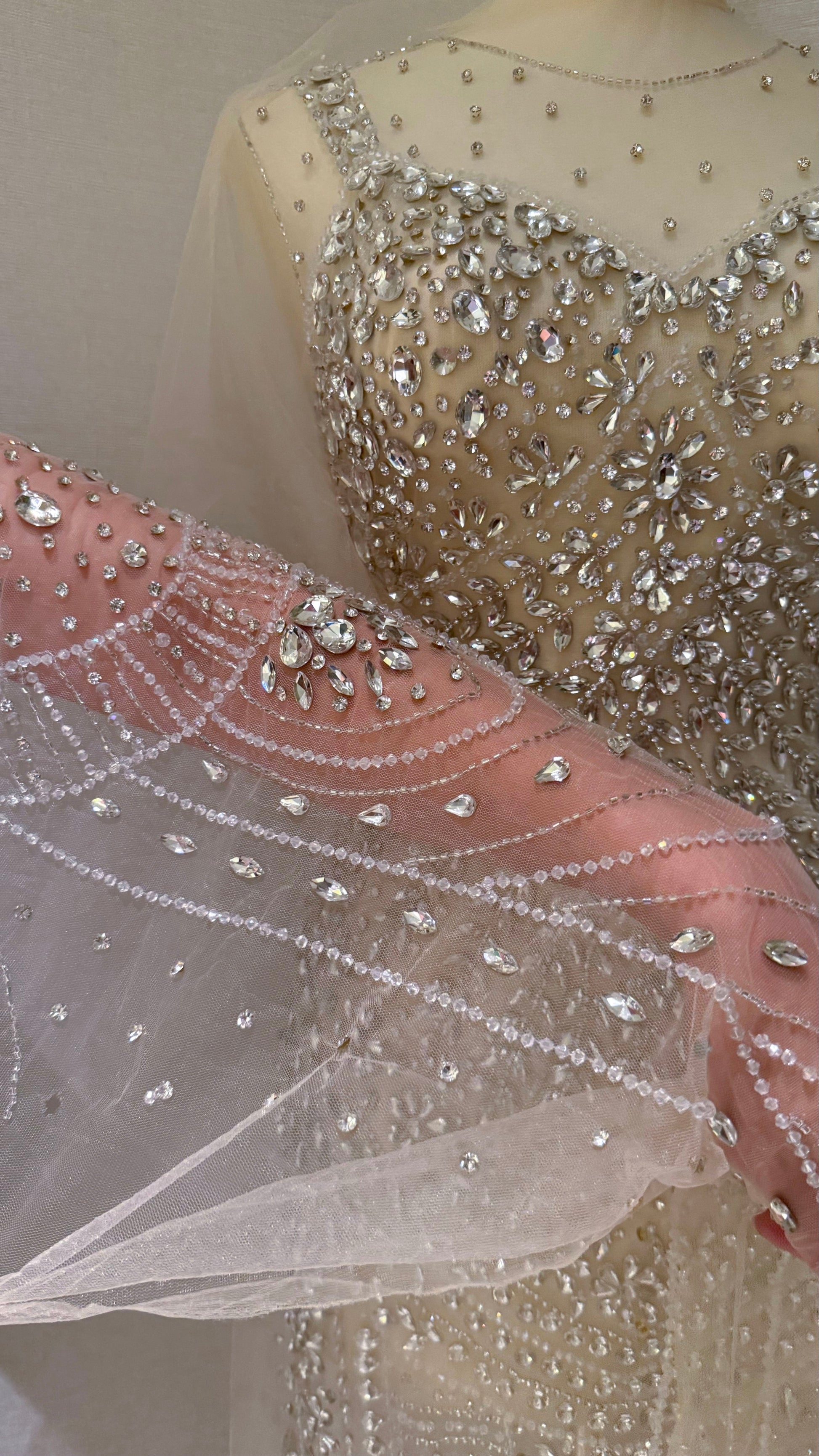 Vaelisse Elegant Unstitched Dress – Your Luxury Choice - TumaCouture